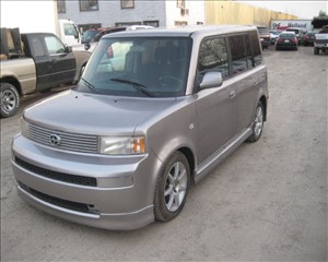 2005 TOYOTA SCION JTLKT324050206707 CARZ R US #1 