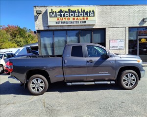 2017 TOYOTA TUNDRA 5TFUY5F11HX632824 METROPOLIS AUTO SALES, LLC 