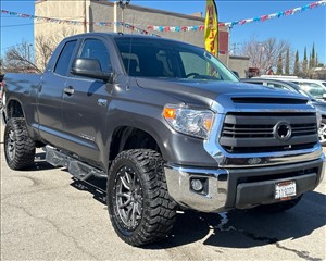2017 TOYOTA TUNDRA 5TFRY5F14HX213355 MANIC MOTORS 